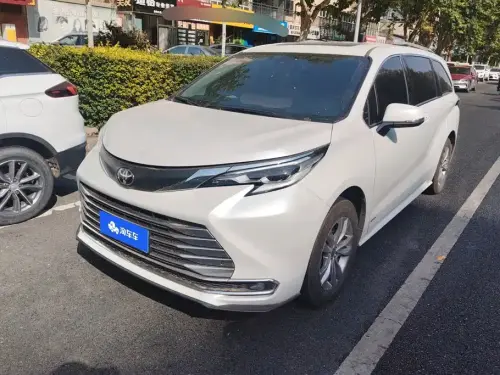 Toyota Sienna, 2024