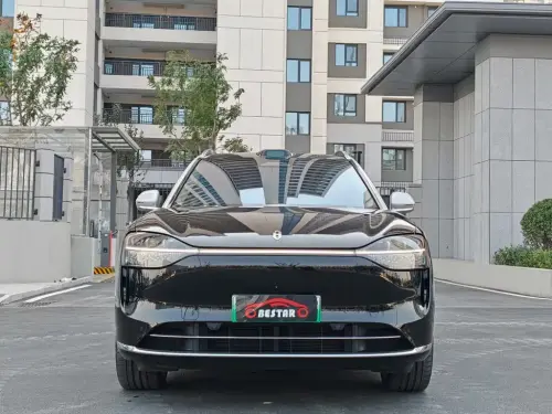 AITO M9, 2025