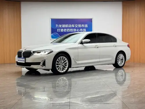 BMW 5-Series, 2022