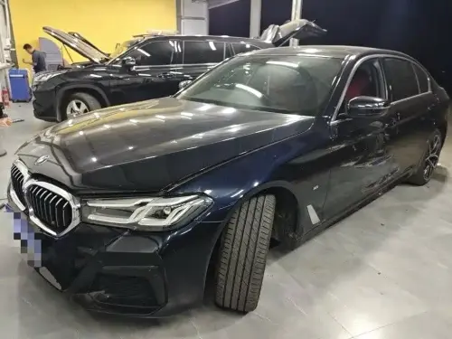 BMW 5-Series, 2022