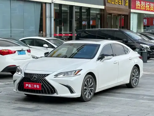 Lexus ES, 2023