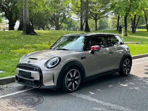 Mini MINI, 2023