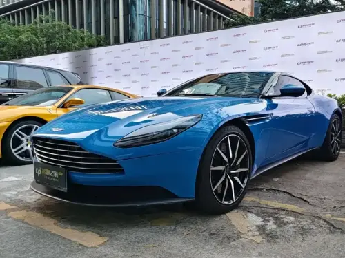 Aston Martin DB11, 2021