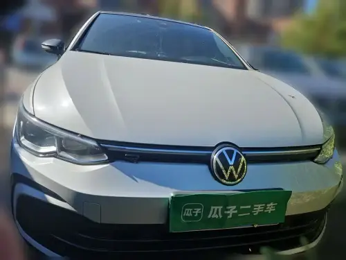 Volkswagen Golf, 2022