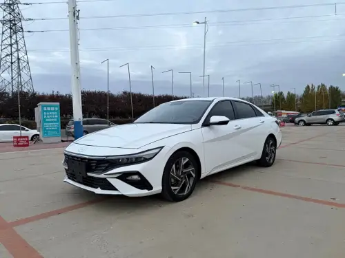 Hyundai Elantra, 2024