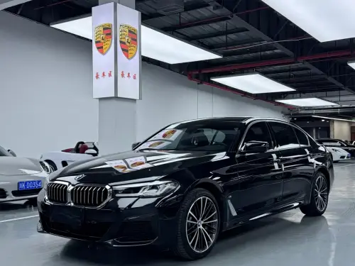 BMW 5-Series, 2022