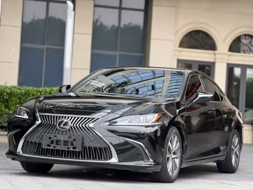Lexus ES, 2020