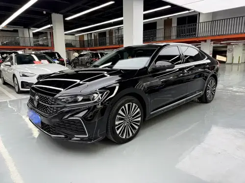 Volkswagen Passat, 2025