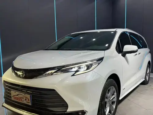 Toyota Sienna, 2025