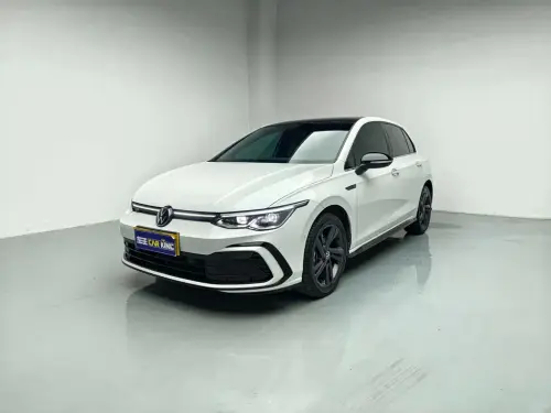 Volkswagen Golf, 2024