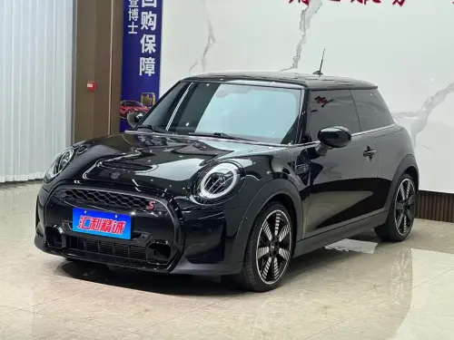 Mini MINI, 2024