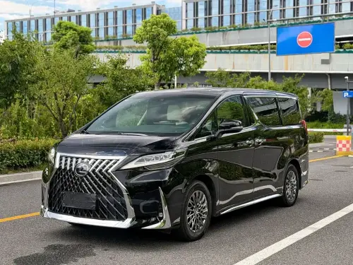 Lexus LM, 2022