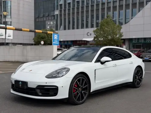 Porsche Panamera, 2024