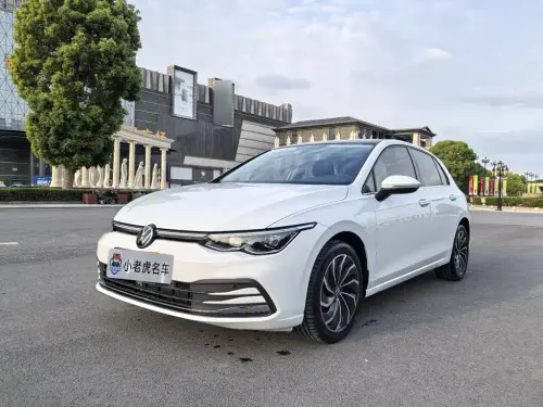 Volkswagen Golf, 2024