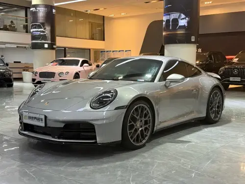 Porsche 911, 2025
