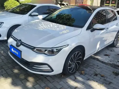 Volkswagen Golf, 2022