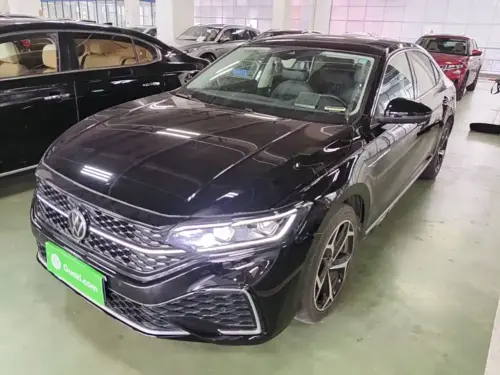 Volkswagen Passat, 2022