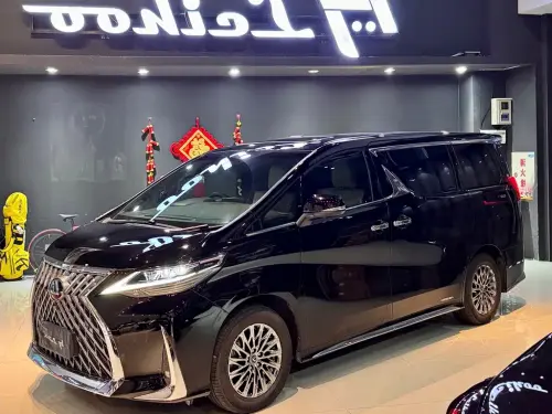 Lexus LM, 2022