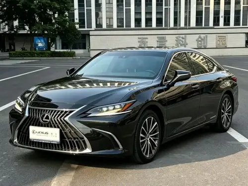 Lexus ES, 2023