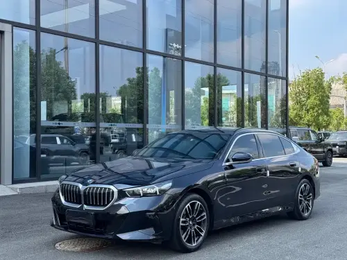 BMW 5-Series, 2024