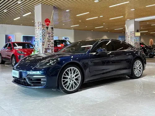 Porsche Panamera, 2022