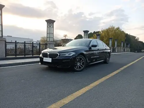 BMW 5-Series, 2023