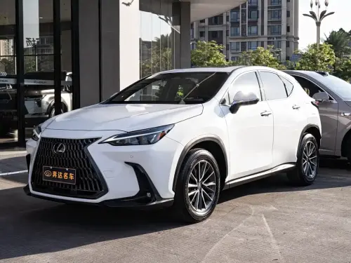 Lexus NX, 2025