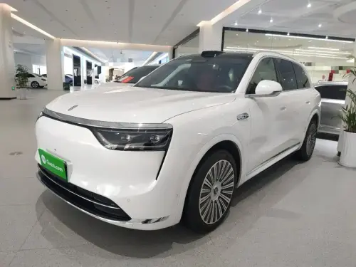 AITO M8, 2025