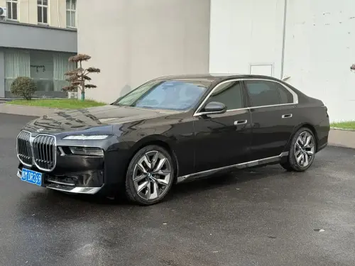 BMW 7-Series, 2024