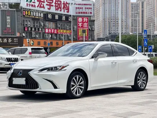 Lexus ES, 2021