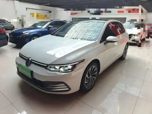 Volkswagen Golf, 2023