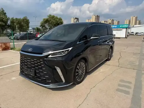 Lexus LM, 2025