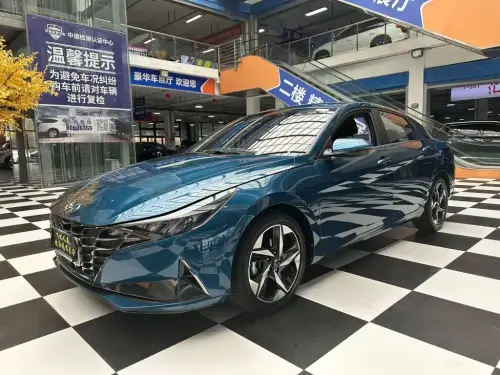 Hyundai Elantra, 2022