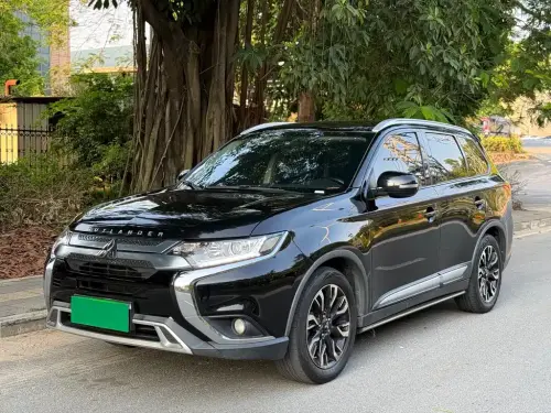 Mitsubishi Outlander, 2020