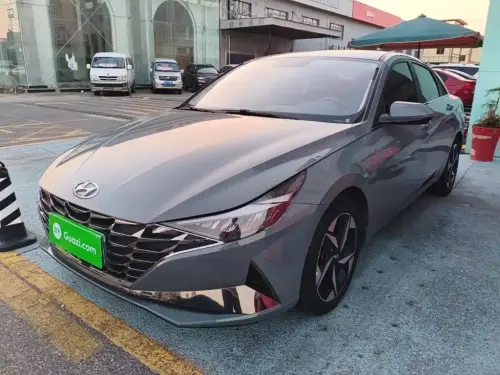 Hyundai Elantra, 2022