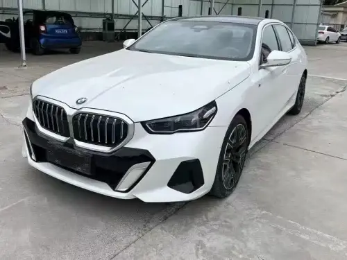 BMW 5-Series, 2025
