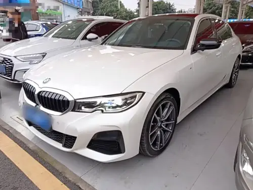 BMW 3-Series, 2022