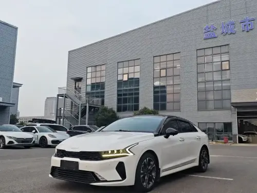 Kia K5, 2022