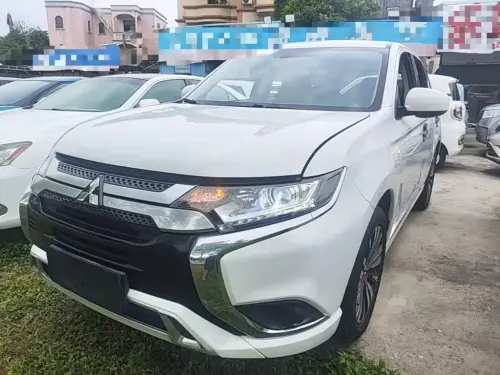 Mitsubishi Outlander, 2023
