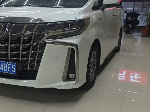 Toyota Alphard, 2023