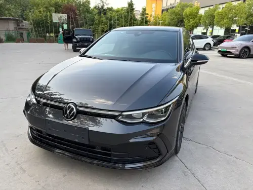 Volkswagen Golf, 2022