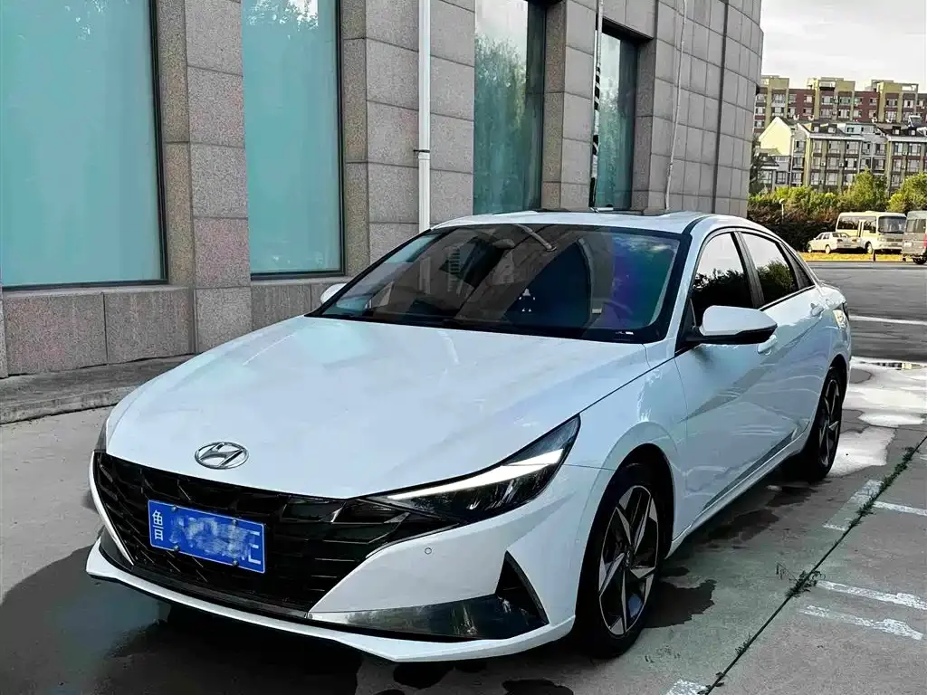 Hyundai Elantra, 2022