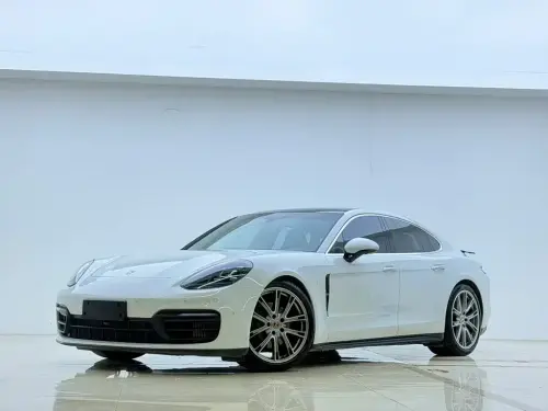 Porsche Panamera, 2022