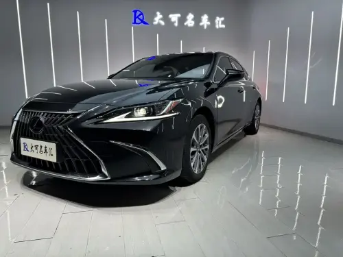 Lexus ES, 2022
