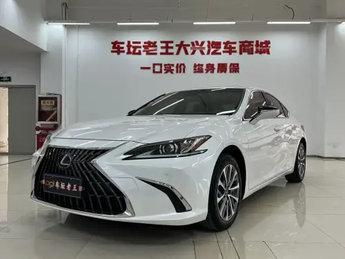 Lexus ES, 2022