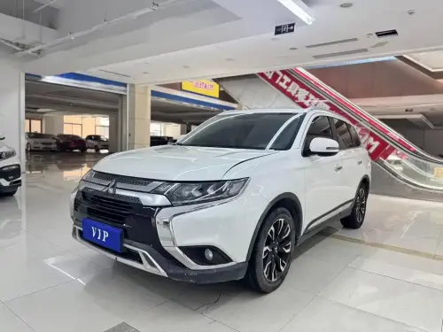 Mitsubishi Outlander, 2020