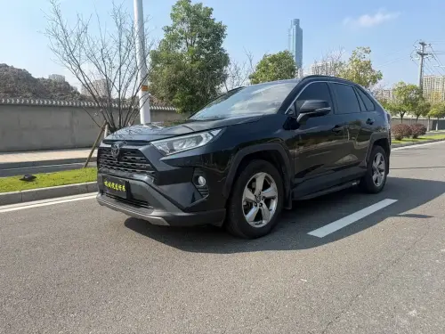 Toyota RAV4, 2023