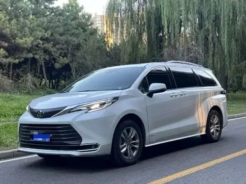Toyota Sienna, 2025
