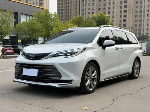 Toyota Sienna, 2024