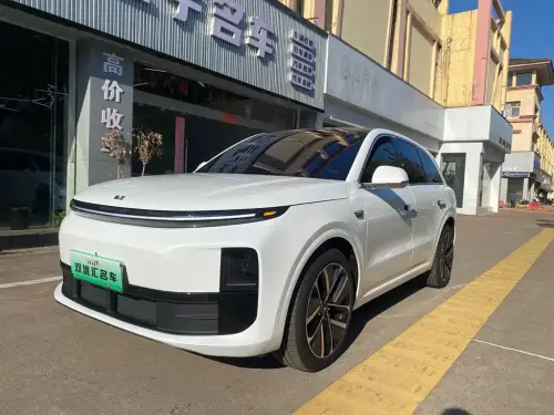 Li Auto L6, 2025